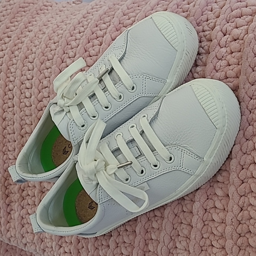 Cariuma‎ White Pebbled Leather OCA Sneakers Sz 9